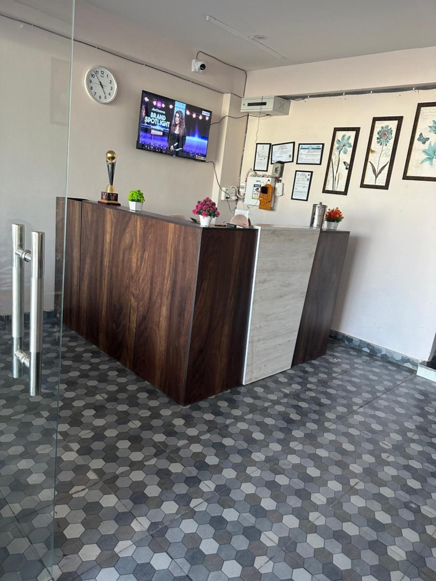 Hotel Sunrise Palace Dźajpur Zewnętrze zdjęcie